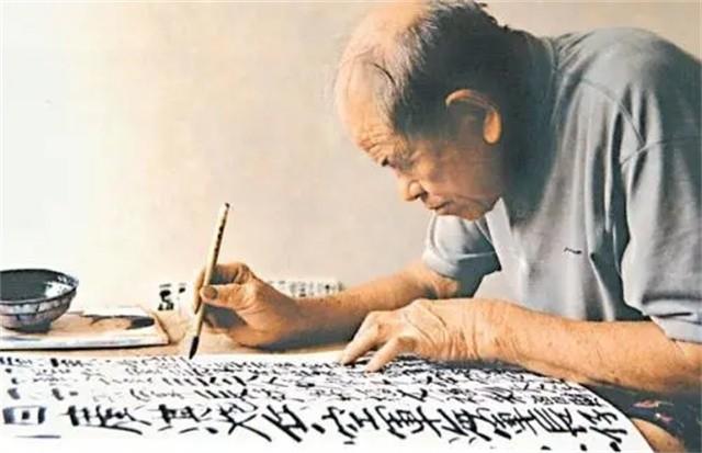 曾灶财：宣称拥有香港九龙主权，持续50年街头涂鸦，要求政府归还