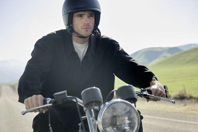 香奈儿为5号香水拍了新广告，MUJI迷你包新配色上线｜是日美好事物