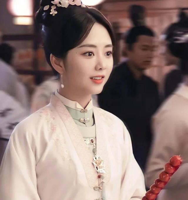 大瓜!曝谭松韵隐婚,老公疑似是著名制片人,男方长相被嘲太丑