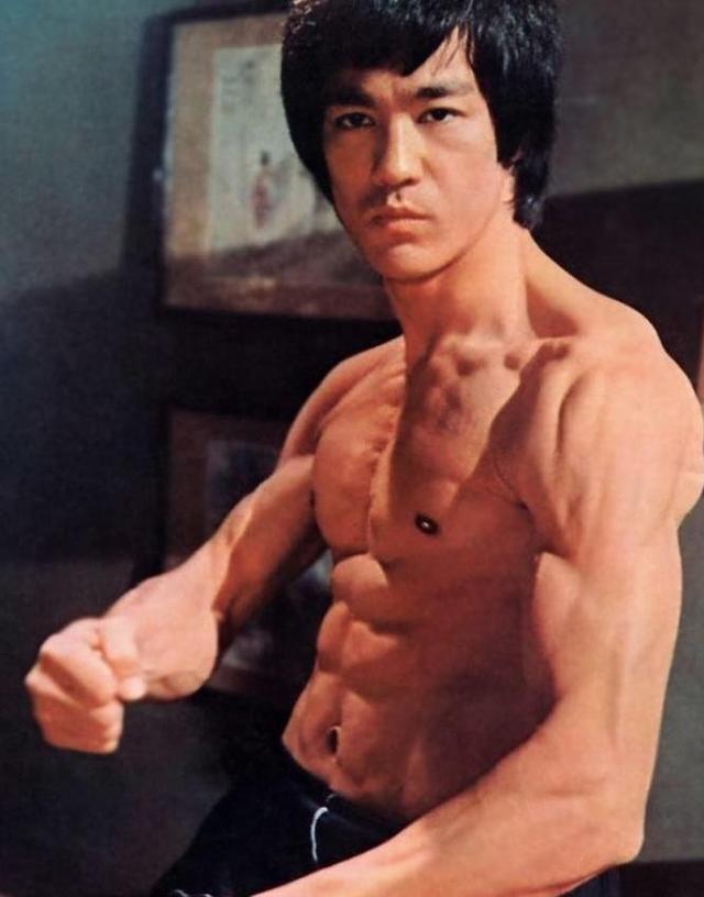 李小龙死在丁佩家里，当年到底发生了什么？42年后丁佩说的可信吗