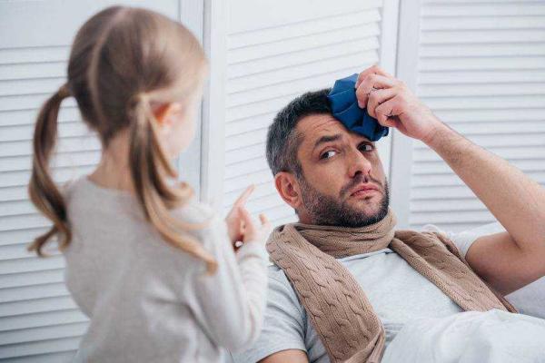 “流鼻血时要仰头”你错了！还可能会造成其他危害