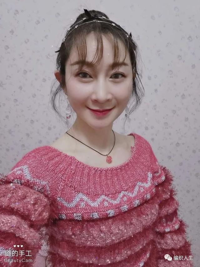 少女风改版华丽风：毛茸茸女士棒针大圆领阔袖套头毛衣（有编织图解）