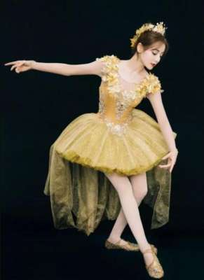 迪丽热巴怎么了(迪丽热巴退场摔倒，并非完全意外，知晓原因后，让人心疼)