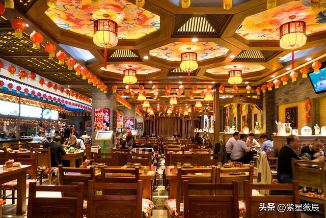 赵本山北京豪华餐厅，距天安门仅1000米，在这吃顿饭要花多少钱