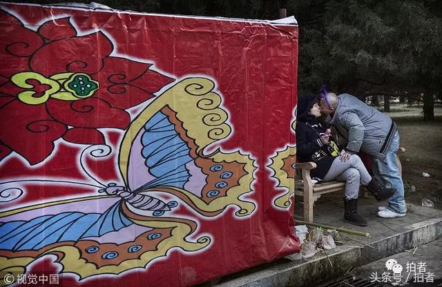 世界接吻日:街头热吻的TA们