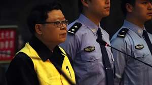 文强女明星(重庆扫黑局长文强，霸凌警员强逼女明星，最后被执行死刑)