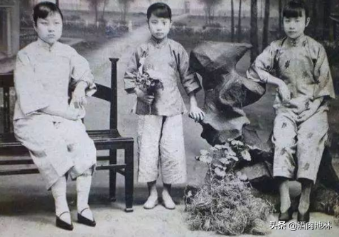 中国历史上“三寸金莲”这一陋习有多残忍？它起源于哪个朝代？