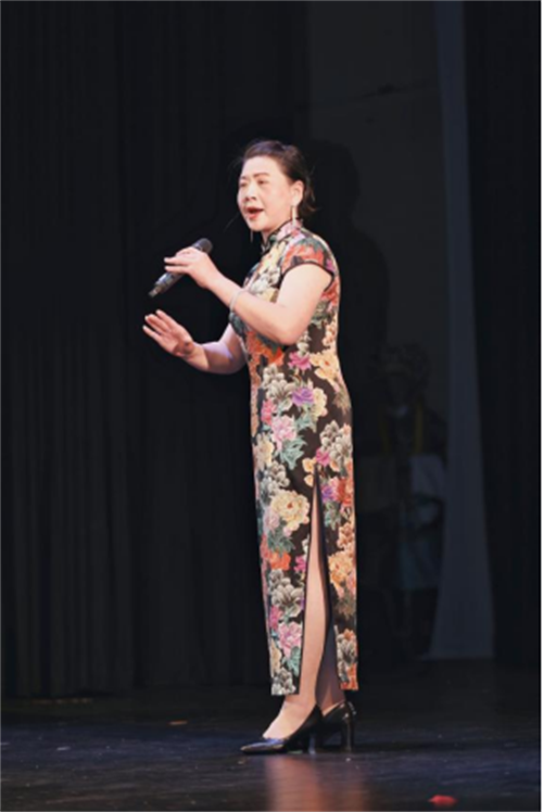 鄂州京剧张派青衣关萍将国粹带出国门,一曲娄山关唱响澳洲墨尔本