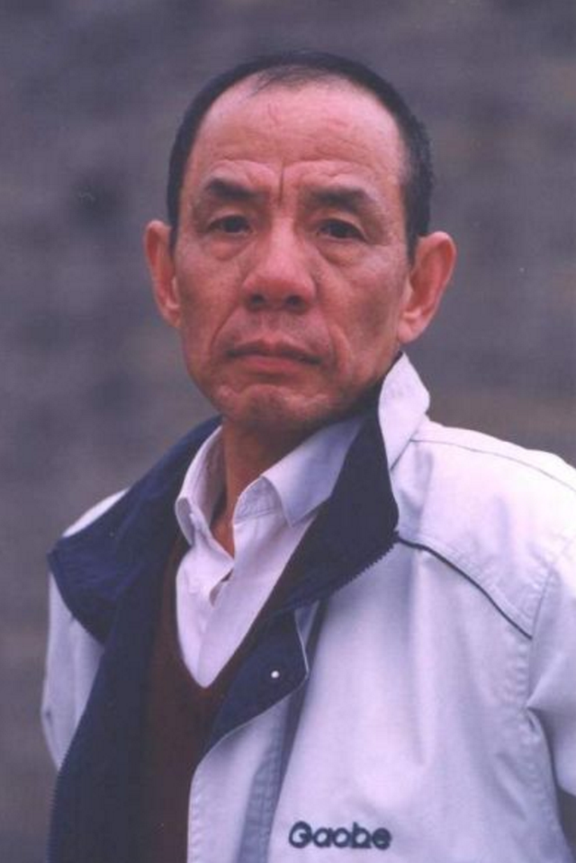 一生饰演配角、丑角，高俅形象堪称经典，老戏骨内心善良德艺双馨