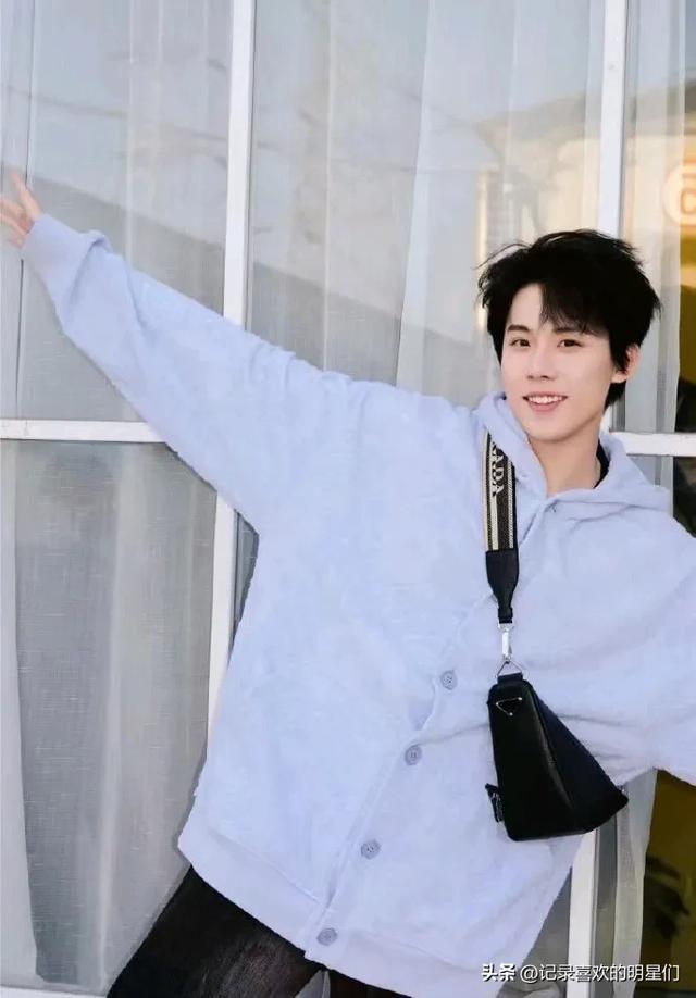 00后男演员：周奇阳光帅气迷人十足，演技也不错！