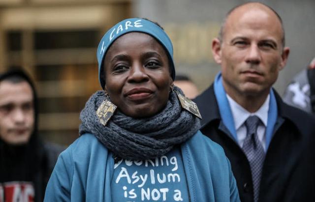 爬上自由女神像抗议特朗普，美国女子被判处一年半监禁