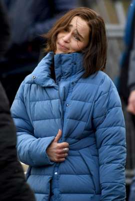 龙妈表情包(36岁龙妈瘦了好多笑起来满脸表情纹，网友：龙妈一笑世界毁掉)