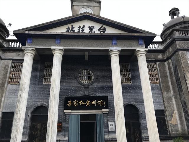 影星胡蝶唯一的女儿，与丈夫相差48岁，定下2个规矩后踏入佛门