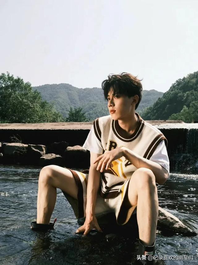 00后男演员：周奇阳光帅气迷人十足，演技也不错！