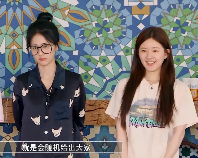 《奔跑吧》睡衣专场暴露明星身高：白鹿只穿拖鞋也比赵露思周深高