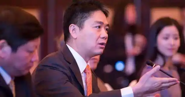 刘强东父亲刘志成的创业史，辞去铁饭碗借钱跑船，前几年还在打工