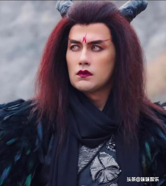 圈中的“假混血”,五官深邃没话说,有人彻底爆红,有人泯然众人