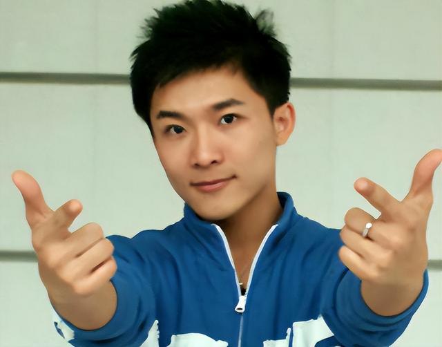 2015年，央视“最帅主持”边策坠楼身亡，真相可能不止那么简单