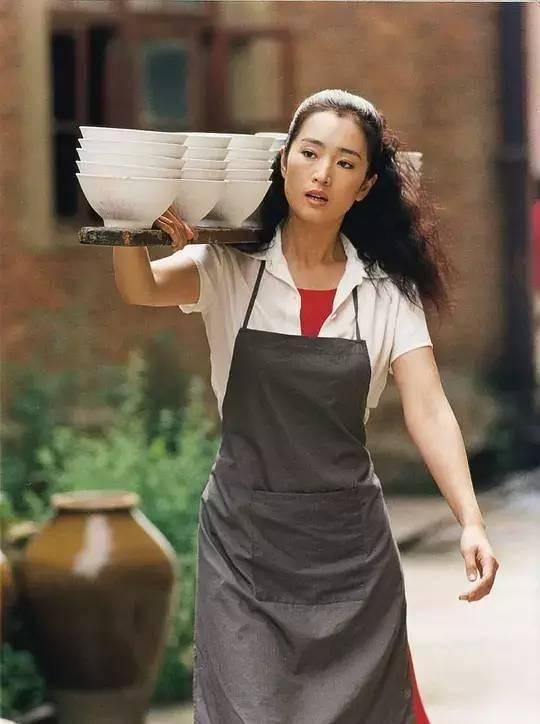 《周渔的火车》:那诗意的爱情,只是情欲的一剂春药