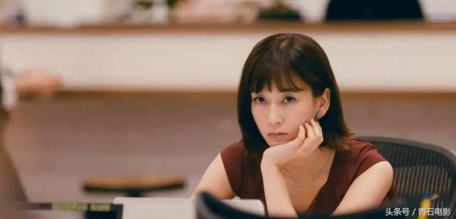 这部每集只有20分钟的连续剧短小精悍,被称为CBD小白领指南