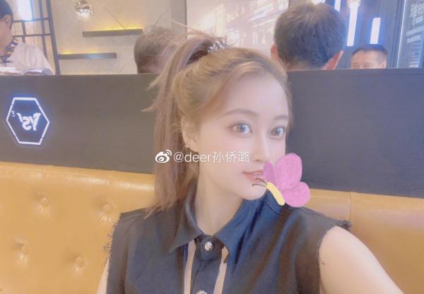 又是心梗猝死!年仅25岁的知名女演员去世,“老年病”为何缠上年轻人?