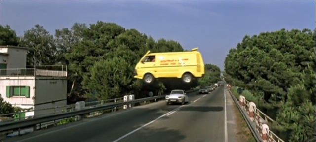 “大哥”柯受良去世18年后，刘德华、张学友照顾其妻儿怎样了？