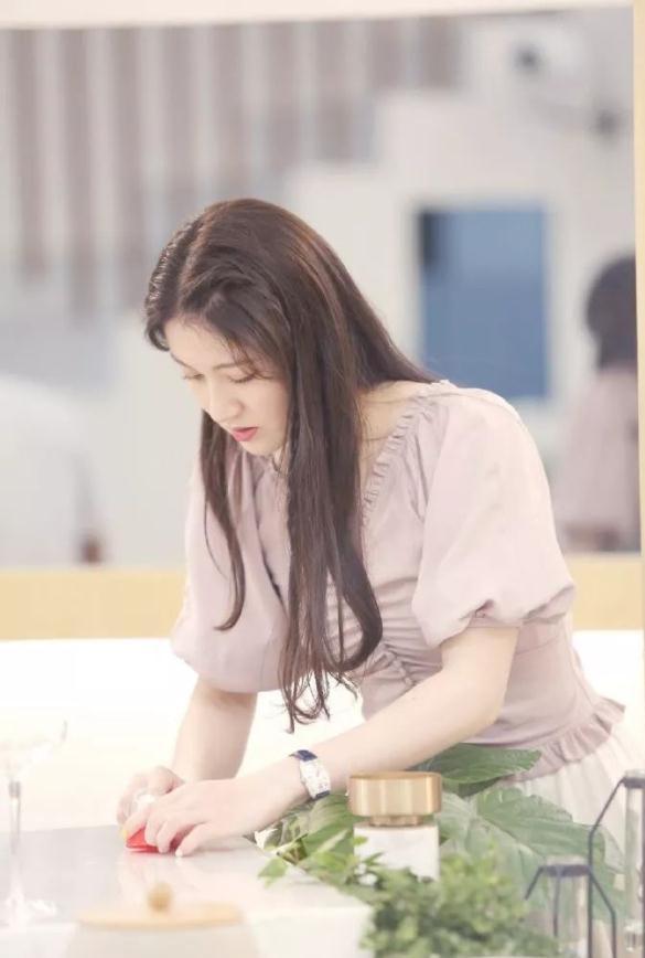 恋梦空间2:朱云慧退出节目!宋湲安慰王瑛瑛,她的性格引发热议