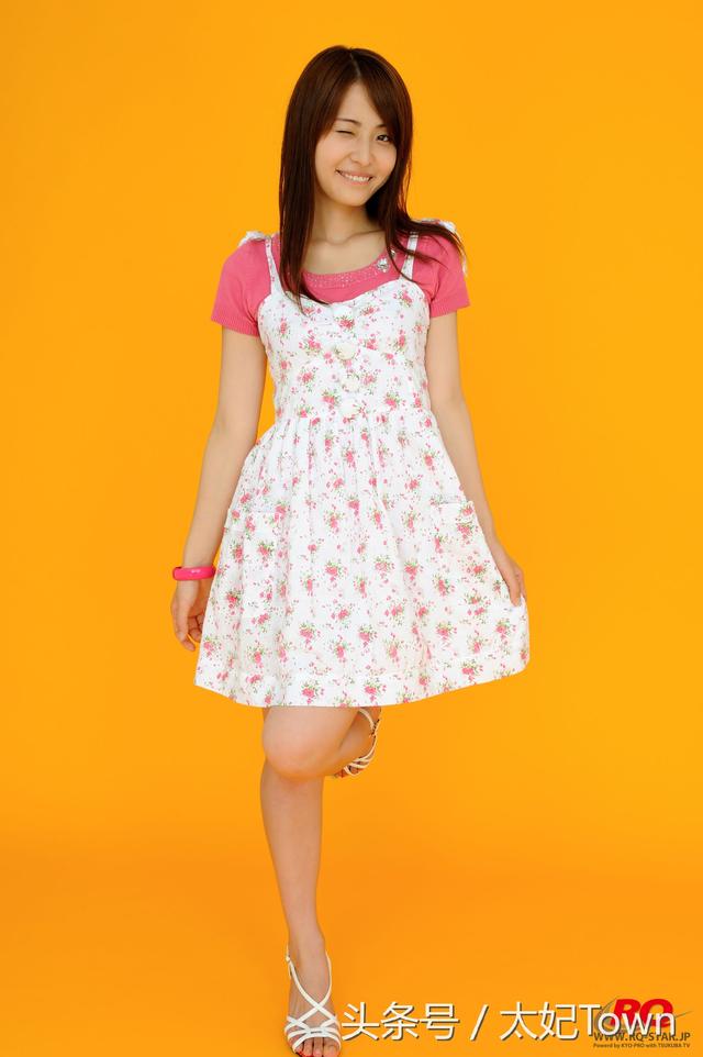 一个超级黄色的日本大小姐写真