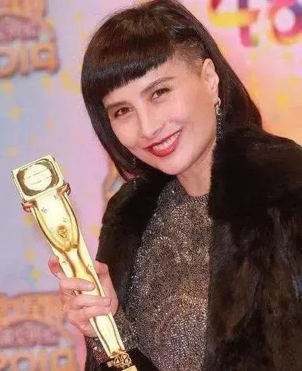 赌王最爱女儿不是何超琼，也非70岁生的何超欣，而是脾气古怪的她