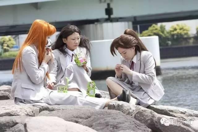 好评丨万万没想到！还有扮丑COSPLAY蜡笔小新埼玉红蝎子队的