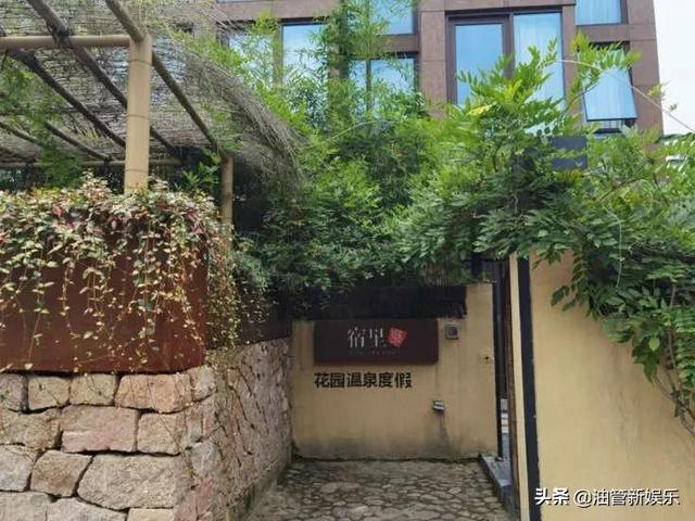 51岁万绮雯与老公定居内地兼开民宿 微博发千字文暗示已厌倦拍剧