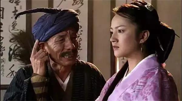 一生饰演配角、丑角，高俅形象堪称经典，老戏骨内心善良德艺双馨