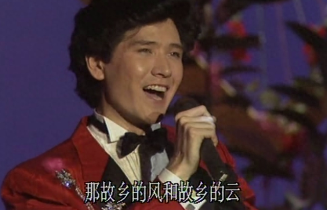 一首《故乡的云》：年少不知游子泪，听懂已流浪半生