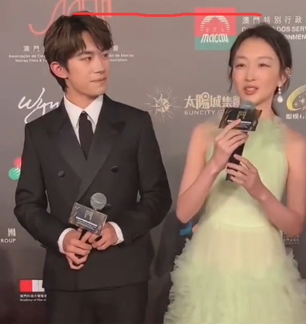 易烊千玺的身高究竟是多少?站162cm周冬雨身边,真相了