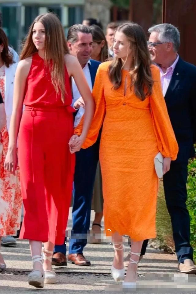 长腿美少女！17岁的索菲亚公主，这身材很欧美，衣品直逼母亲莱后