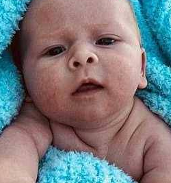 女子怀孕9个月不知情，酗酒4天腹痛难忍 一周后诞下健康男婴