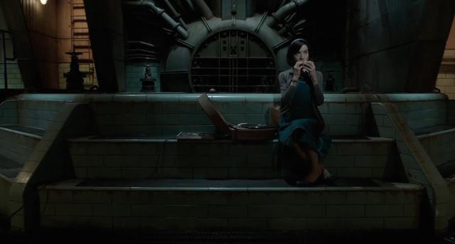 「水形物语」“笨拙”的爱情，又险恶，又凄美