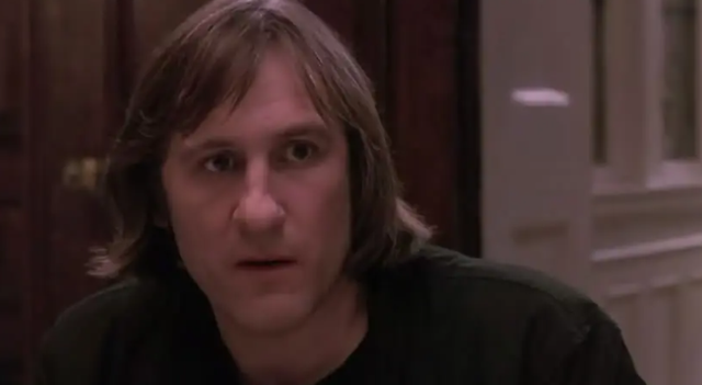 法国情侣假结婚只为美国绿卡，黑色幽默的《绿卡》，引人深思