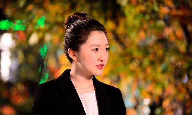 90后冯溪机缘巧合进《乡村爱情》，甜美爱笑运气好，身材标致