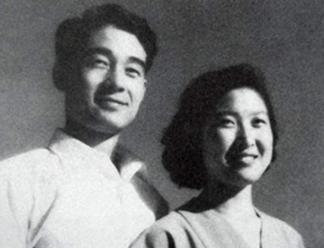 1975年,孔令华在上海会见贺小平,谈起女儿孔东梅:我有一个要求