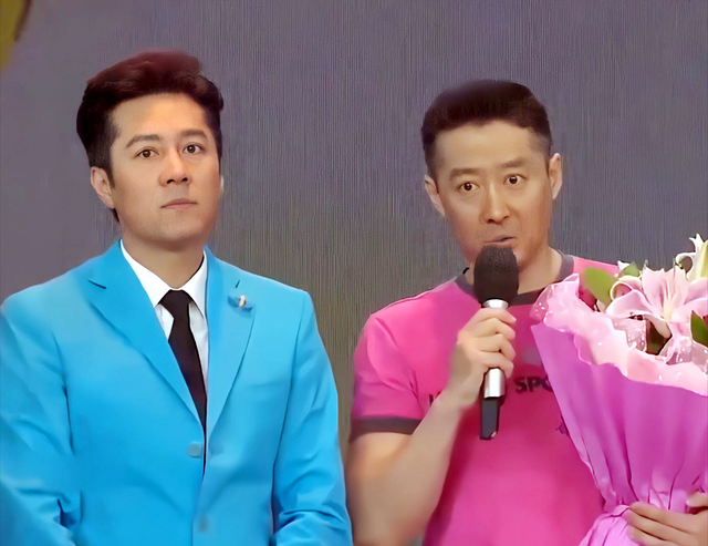 55岁蔡国庆：给痴呆母亲尽孝，养两个儿子，化解弟弟弟媳的矛盾