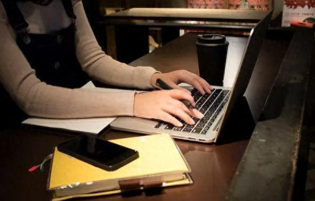 将中国形容为“法西斯”,这个女汉奸太猖狂!