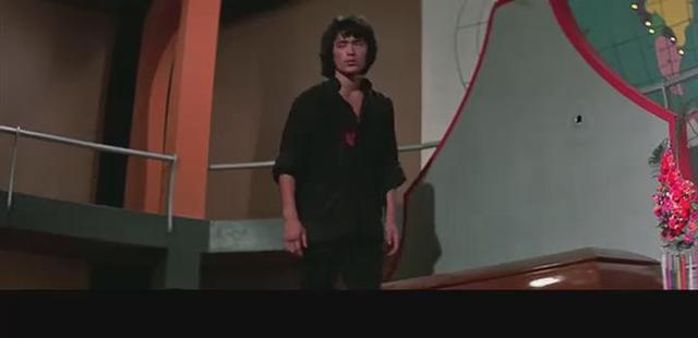 死亡塔高潮部分,李小龙死后的剪辑电影