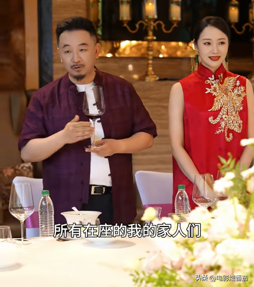 黄海波高调庆锡婚，祝酒扬眉吐气，娇妻眼神拉丝，爱意藏不住了