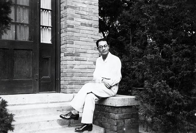 梁宗岱花3万为情人赎身，孕妻愤然离家40年，拒见丈夫最后一面