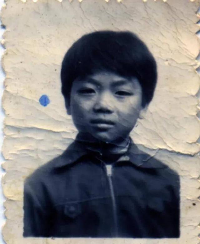 刘强东父亲刘志成的创业史，辞去铁饭碗借钱跑船，前几年还在打工