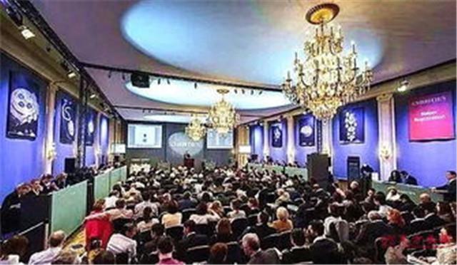 吉尔：做了35年门童，退休时公司决定：给予他副总裁身份和待遇