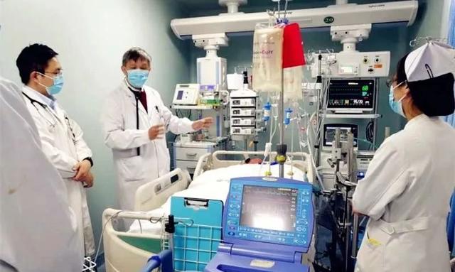 妻子ICU死里逃生后写下6个字，丈夫当场失声痛哭！