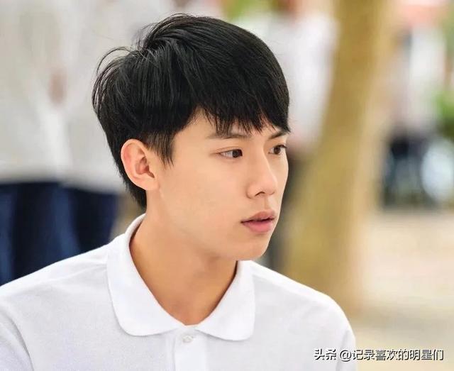 00后男演员：周奇阳光帅气迷人十足，演技也不错！
