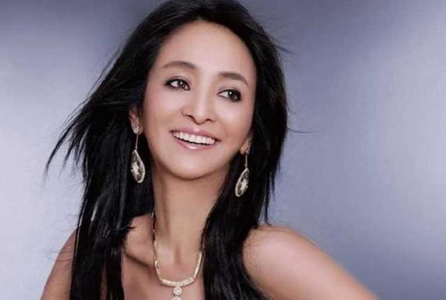 曾嫁给日本、美国、法国,但唯独不嫁中国人的李勤勤,现在如何了